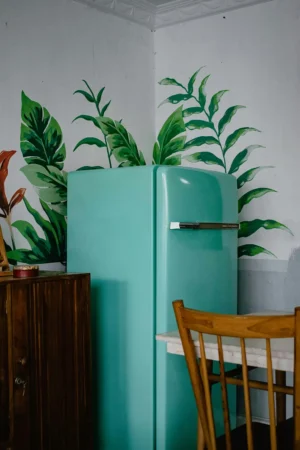 Bild på ett grönt kylskåp